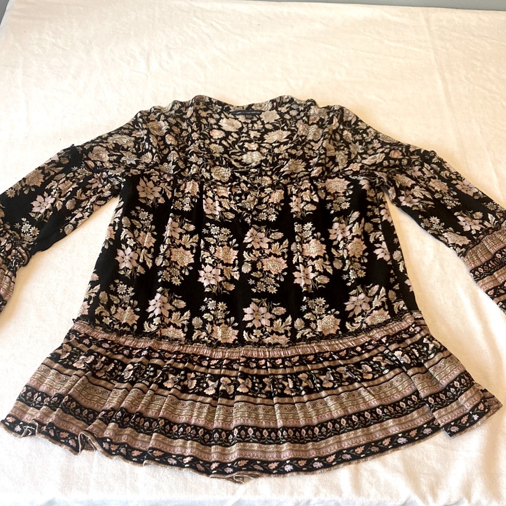 American Eagle Blouse, Size Small, Black, Light Pink, and Cream